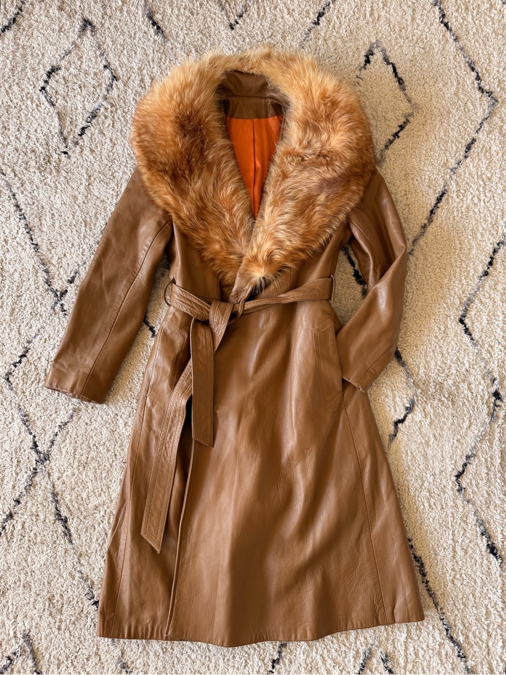Women's Vintage 70s Brown Leather Trench Coat with Fox Fur Collar - Picture 5 of 7